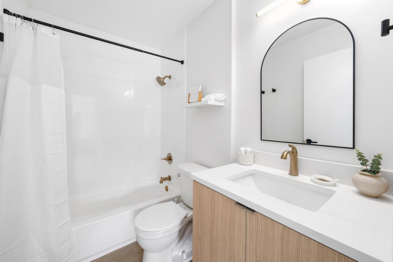 M Lake Worth Beach - Modern Villas Near West Palm Beach, Chic Retro Vibes, King Bed, Cozy Backyard, Bbq, Workspace, High-Speed Internet, Free Parking, 5 Minutes To Downtown & Beach Exteriör bild
