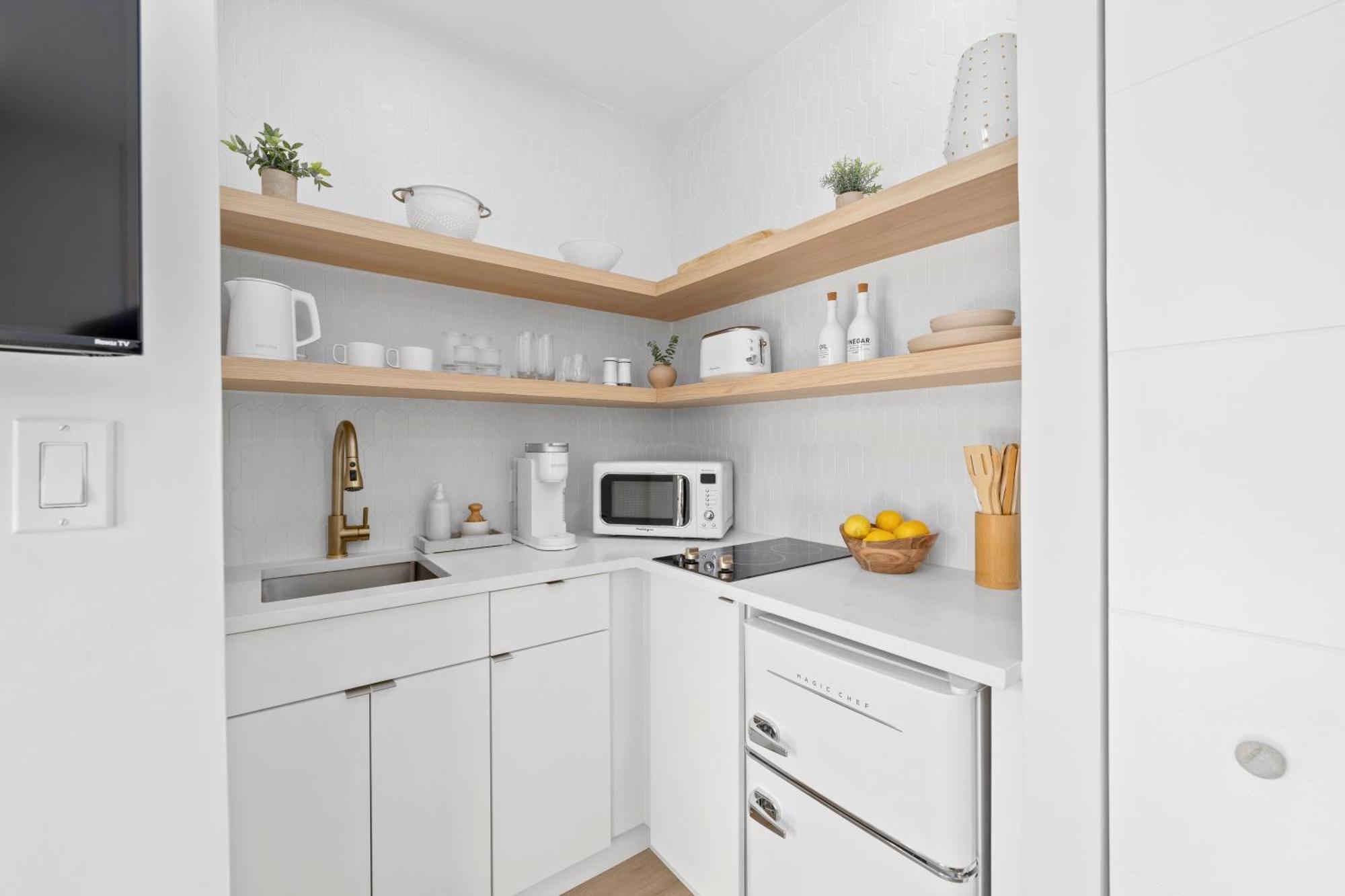 M Lake Worth Beach - Modern Villas Near West Palm Beach, Chic Retro Vibes, King Bed, Cozy Backyard, Bbq, Workspace, High-Speed Internet, Free Parking, 5 Minutes To Downtown & Beach Exteriör bild