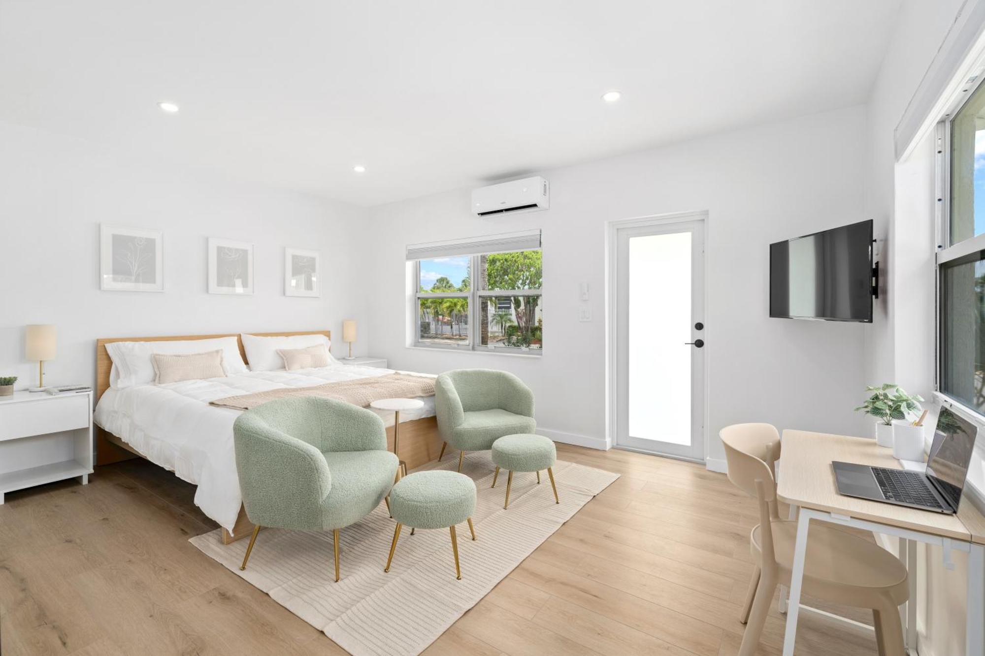 M Lake Worth Beach - Modern Villas Near West Palm Beach, Chic Retro Vibes, King Bed, Cozy Backyard, Bbq, Workspace, High-Speed Internet, Free Parking, 5 Minutes To Downtown & Beach Exteriör bild