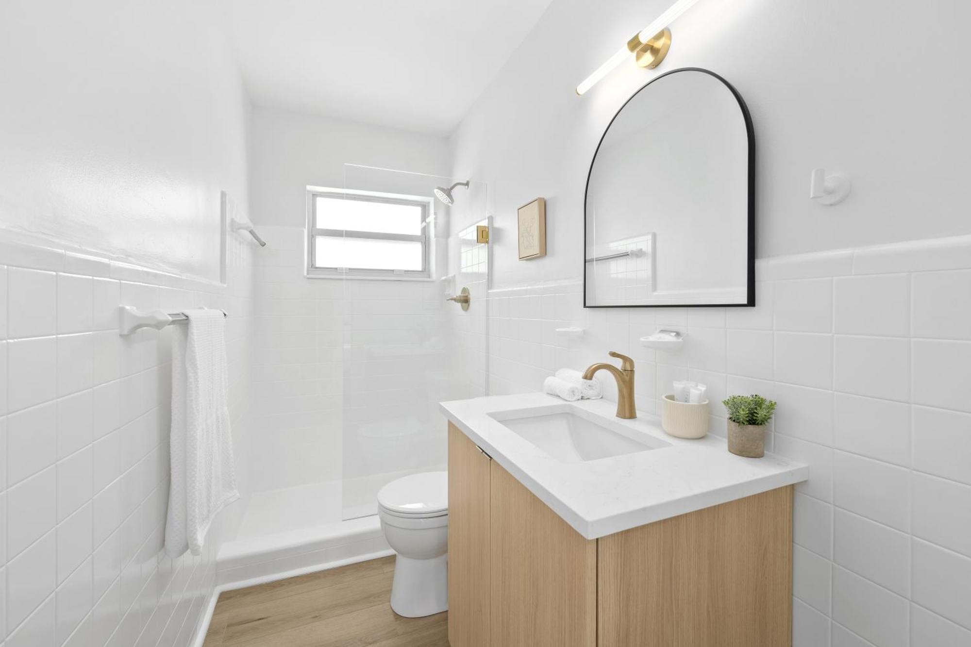 M Lake Worth Beach - Modern Villas Near West Palm Beach, Chic Retro Vibes, King Bed, Cozy Backyard, Bbq, Workspace, High-Speed Internet, Free Parking, 5 Minutes To Downtown & Beach Exteriör bild