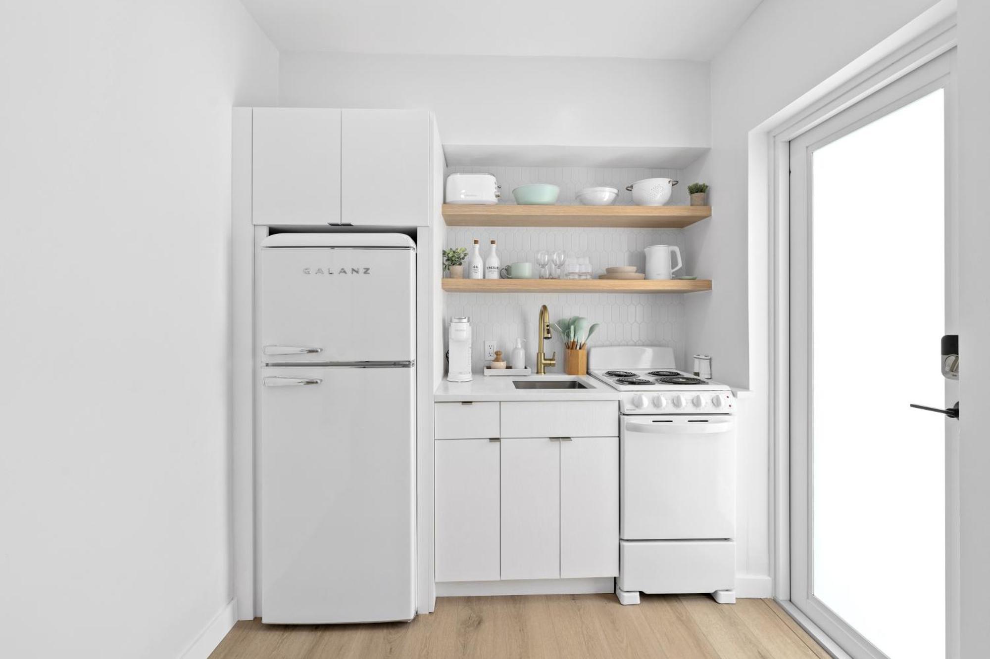 M Lake Worth Beach - Modern Villas Near West Palm Beach, Chic Retro Vibes, King Bed, Cozy Backyard, Bbq, Workspace, High-Speed Internet, Free Parking, 5 Minutes To Downtown & Beach Exteriör bild