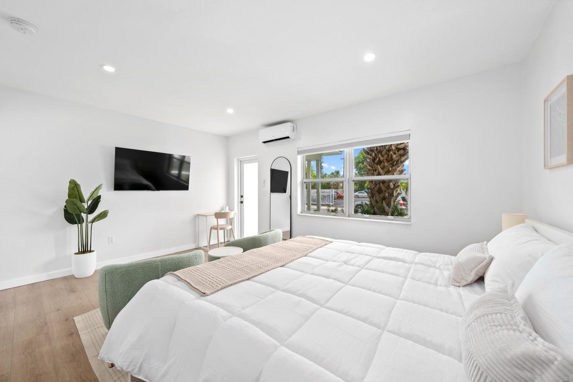M Lake Worth Beach - Modern Villas Near West Palm Beach, Chic Retro Vibes, King Bed, Cozy Backyard, Bbq, Workspace, High-Speed Internet, Free Parking, 5 Minutes To Downtown & Beach Exteriör bild