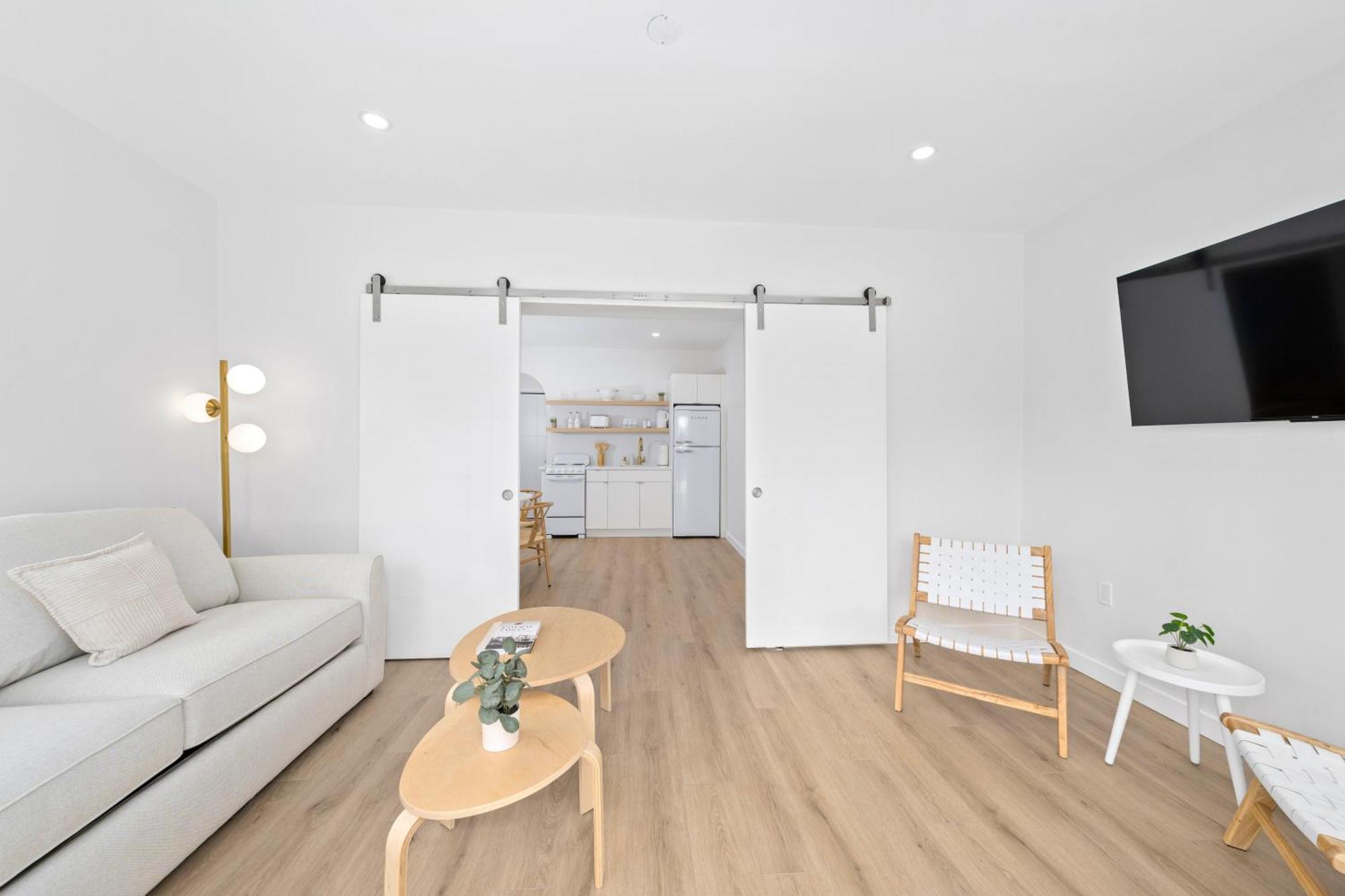 M Lake Worth Beach - Modern Villas Near West Palm Beach, Chic Retro Vibes, King Bed, Cozy Backyard, Bbq, Workspace, High-Speed Internet, Free Parking, 5 Minutes To Downtown & Beach Exteriör bild