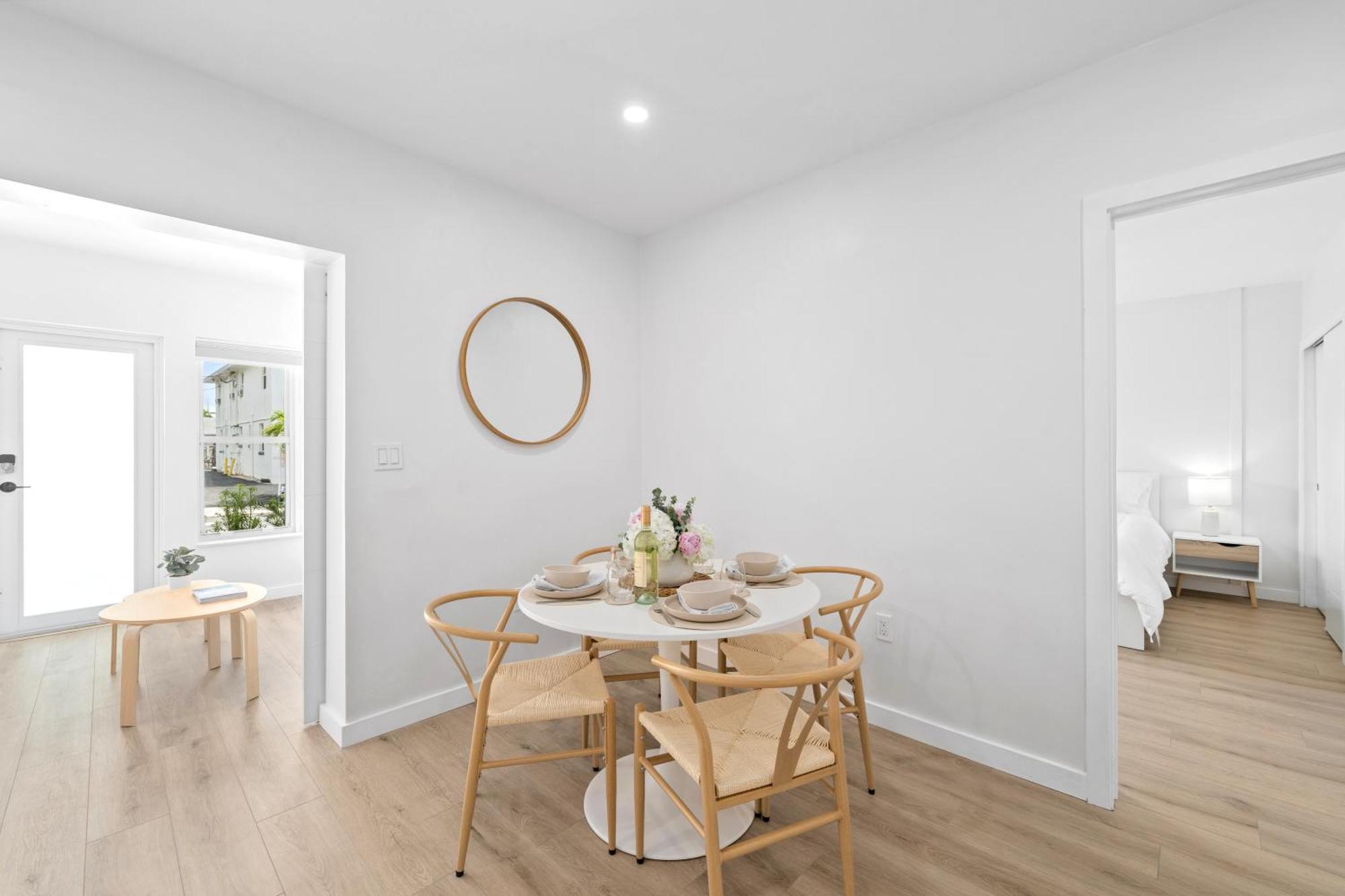 M Lake Worth Beach - Modern Villas Near West Palm Beach, Chic Retro Vibes, King Bed, Cozy Backyard, Bbq, Workspace, High-Speed Internet, Free Parking, 5 Minutes To Downtown & Beach Exteriör bild